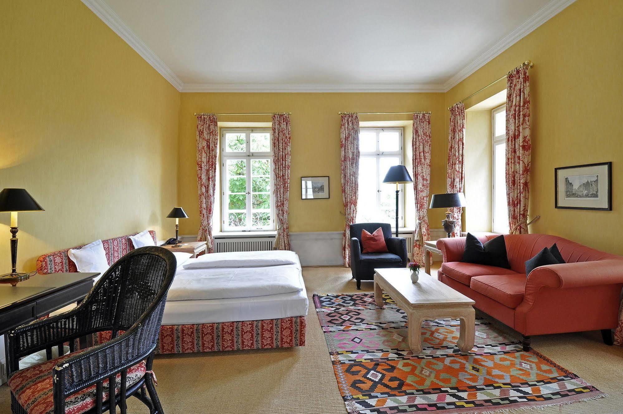 Herrenhaus Von Loew Отель Бад-Наухайм
